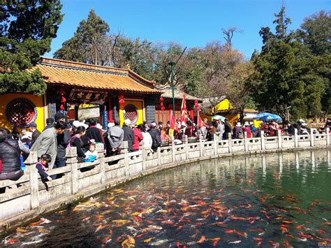 龍潭公園、神秘の湖と壮大な自然美！