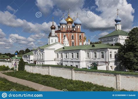  リャザン歴史建築博物館: 壮麗なロシア建築と時代を超えた物語!